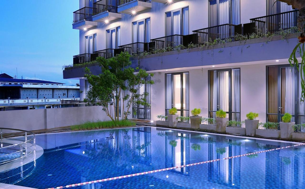Aston Inn Mataram Exterior photo