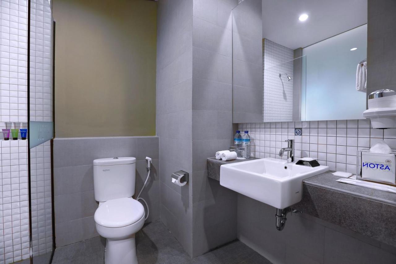 Aston Inn Mataram Exterior photo